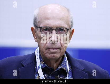 Cologne, Allemagne.25 novembre 2021.Reiner Calmund, ancien officiel allemand du football, s'exprime à l'événement de lancement de la ville hôte du Championnat d'Europe, Cologne.La ville hôte de Cologne a présenté ses préparatifs pour le Championnat d'Europe de football 2024 à la base de Strassenklicker.Credit: Oliver Berg/dpa/Alay Live News Banque D'Images