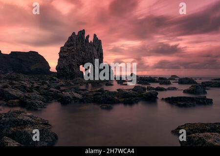 Coucher de soleil sur la plage de Portizuelo (Asturies - Espagne) Banque D'Images