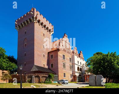 Poznan, Pologne - 5 juin 2015 : vue panoramique sur le château royal historique du duc Przemysl dans le centre de la vieille ville Banque D'Images