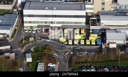 Vue aérienne de l'hôpital Glan Clwyd, Rhuddlan Rd, alBodelwyddan, Rhyl.Date de la photo: Jeudi 25 novembre 2021. Banque D'Images