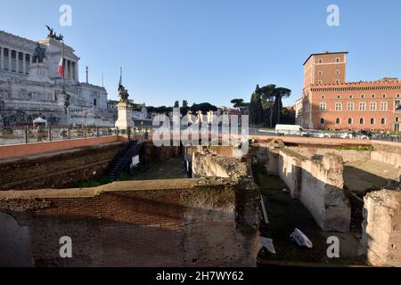 Italie, Rome, Piazza Venezia, ruines des auditoriums d'Hadrien Banque D'Images