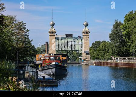 Waltrop, Rhénanie-du-Nord-Westphalie, Allemagne - Parc de l'écluse et des ascenseurs des navires Waltrop.Ici, Hoist Henrichenburg du navire du Musée industriel LWL vu de l'He Banque D'Images