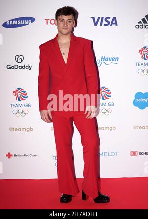 Tom Daley, médaillé d'or de plongée, arrive devant le Team GB ball à Evolution London.Date de la photo: Jeudi 25 novembre 2021. Banque D'Images