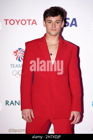 Tom Daley, médaillé d'or de plongée, arrive devant le Team GB ball à Evolution London.Date de la photo: Jeudi 25 novembre 2021. Banque D'Images