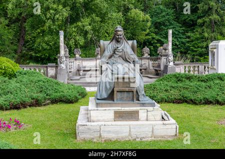 Monument à Elizabeth-Carmen Silva Regine roumaine - Reine de Roumanie dans le château de Peles à Sinaia, en Roumanie. Banque D'Images