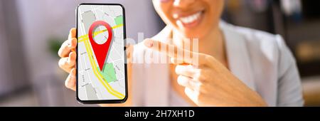 Application GPS Navigator avec carte sur téléphone mobile Banque D'Images