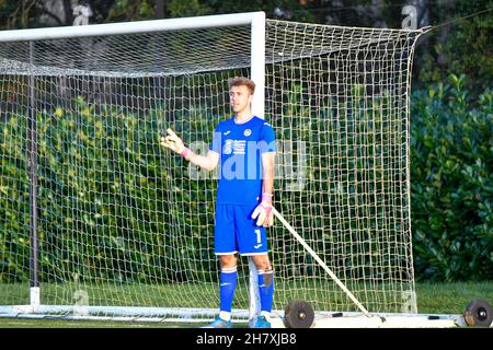 Swansea, Royaume-Uni.25 novembre 2021.Jamie Searle de Swansea City moins de 23 ans lors du match de la coupe de Premier League entre Swansea City moins de 23 ans et Wolverhampton Wanderers moins de 23 ans à la Swansea City Academy à Swansea, Royaume-Uni, le 25 novembre 2021.Crédit : Duncan Thomas/Majestic Media.Credit: Majestic Media Ltd/Alay Live News Banque D'Images