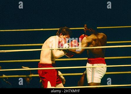 Mike Tyson c. Steve Zski lutte au Nassau Coliseum, Uniondale, New York, le 10,1986 mars Banque D'Images