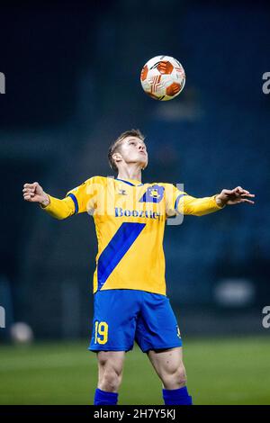 Broendby, Danemark.25 novembre 2021.Morten Frendrup (19) de Broendby SI vu pendant le match de l'UEFA Europa League entre Broendby IF et Lyon à Broendby Stadion à Broendby.(Crédit photo : Gonzales photo/Alamy Live News Banque D'Images