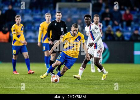 Broendby, Danemark.25 novembre 2021.Josip Radoch (22) de Broendby SI vu pendant le match de l'UEFA Europa League entre Broendby IF et Lyon à Broendby Stadion à Broendby.(Crédit photo : Gonzales photo/Alamy Live News Banque D'Images
