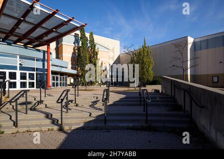 Vue extérieure de l'ancien AMC Interchange Theatre 30 à Vaughan, Ontario, Canada.Ce bâtiment a depuis été démoli. Banque D'Images