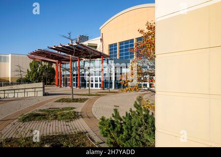 Vue extérieure de l'ancien AMC Interchange Theatre 30 à Vaughan, Ontario, Canada.Ce bâtiment a depuis été démoli. Banque D'Images