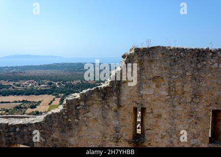 Vue partielle sur la vallée sous le château de Saint George, à Kefalonia, Grèce Banque D'Images