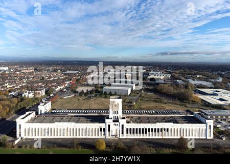 Liverpool, Royaume-Uni, le 26 novembre 2021.Une photo aérienne prise sur le 17 septembre de Novermber montre l'emblématique bâtiment Littlewoods de Liverpool, qui est prévu pour un réaménagement potentiel de 70 millions de livres sterling, incluant les grands studios, les bureaux créatifs et les nouveaux équipements multimédias.Ce projet pourrait créer près de 4,000 emplois, transformant Liverpool en l’un des plus grands centres de télévision et de cinéma d’Europe.Crédit : Jon Super/Alay. Banque D'Images