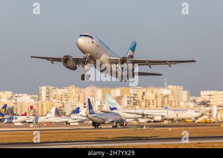 Faro, Portugal - 25 septembre 2021 : Eurowings Airbus A319 à l'aéroport de Faro (FAO) au Portugal. Banque D'Images