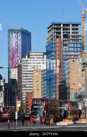 La ligne d'horizon toujours changeante de Croydon, dans le Surrey-Angleterre Banque D'Images