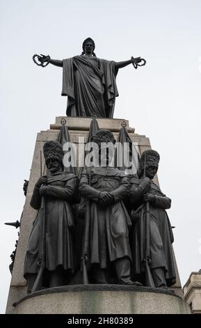 Détails du Guards Crimean War Memorial, un mémorial de guerre classé de Grade II, situé à Waterloo place, St. James's, Londres, Angleterre, Royaume-Uni Banque D'Images