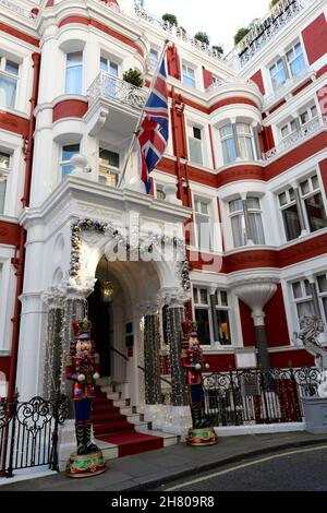 La Royal Over-Seas League est une organisation de membres à but non lucratif dont le siège social international se trouve dans son pavillon du centre de Londres, en Angleterre.Elle est également un fervent partisan des arts, notamment avec son prestigieux concours de musique annuel. Banque D'Images