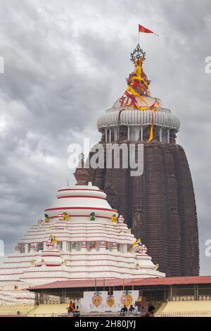 Le dôme principal du temple de Jagannath, un célèbre temple hindou dédié à Jagannath ou Lord Vishnu dans la ville côtière de Puri, Orissa, Inde. Banque D'Images