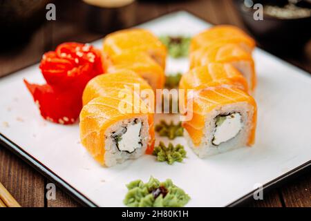 Délicieux petits pains à sushis frais de philadelphie Banque D'Images