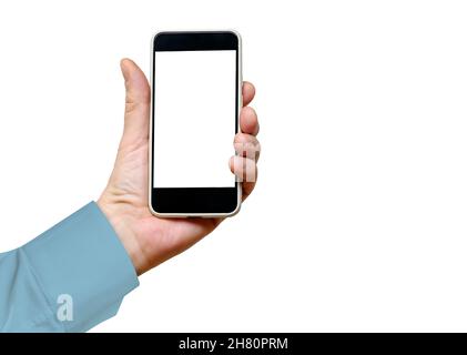 Main mâle tenant un smartphone avec écran vierge, isolé sur fond blanc Banque D'Images