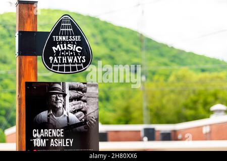 Mountain City, États-Unis - 16 novembre 2021 : marqueur de chemins de musique du Tennessee pour Clarence Tom Ashley bonjo artiste musicien dans Johnson County Tennessee ski Banque D'Images