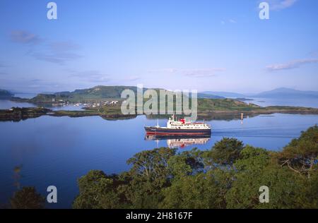La princesse Hebridée s'arrive dans la baie d'Oban, dans les années 1990. Banque D'Images