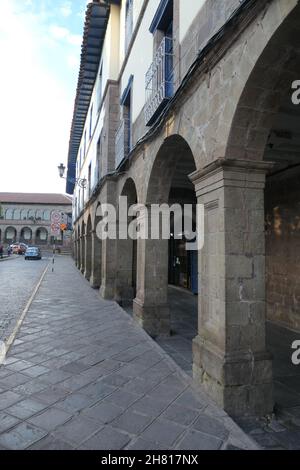 Couvent Santo Domingo à Cuzco Pérou centre de la ville monastère espagnol construit sur le sommet de Coricancha Inca Temple arches envahisseurs espagnols historiques Banque D'Images