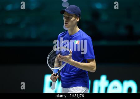 Turin, Italie, le 26 novembre 2021.Yannik sinner d'Italie pendant les finales de la coupe Davis 2021 par Rakuten groupe match à Pala Alpitour Arena, Turin.Le crédit photo devrait se lire: Jonathan Moscrop / Sportimage Banque D'Images