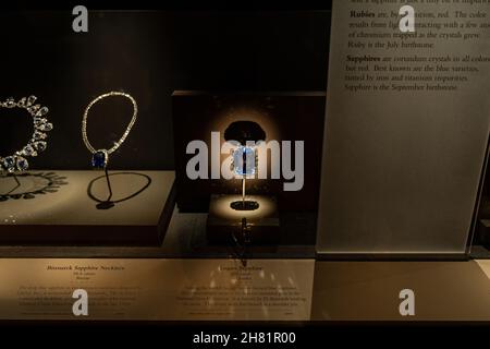 Bijoux en pierres de saphir bleu au Smithsonian Museum Banque D'Images