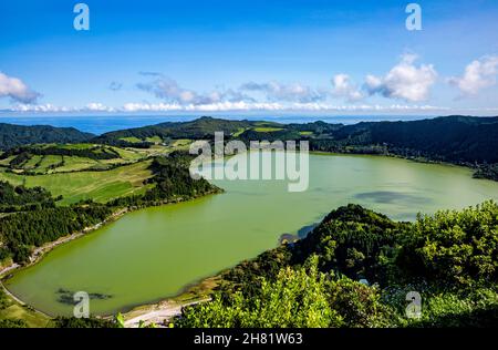 Lagoa das Furnas, île de São Miguel, Açores, Açores, Portugal,Europe.Vue de Miradouro do Pico do Ferro.