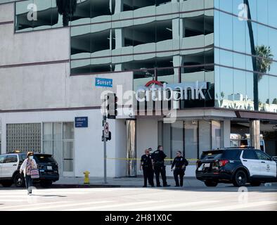 Los Angeles, CA USA - 23 novembre 2021 : la police a répondu à un vol de banque dans une Citibank Banque D'Images