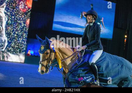 Jessica Springsteen et le cheval Volage du Val Henry ont remporté la competion internationale de saut lors du salon international du cheval de Suède à Friends Arena, Stockholm, Suède le 26 novembre 2021.Photo: Roland Thunholm/TT Kod 71835 Banque D'Images