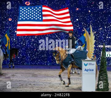 Jessica Springsteen et le cheval Volage du Val Henry ont remporté la competion internationale de saut lors du salon international du cheval de Suède à Friends Arena, Stockholm, Suède le 26 novembre 2021.Photo: Roland Thunholm/TT Kod 71835 Banque D'Images