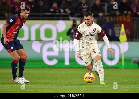 Cagliari, Italie.26 novembre 2021.Federico Bonazzoli de Salernitana pendant Cagliari Calcio vs US Salernitana, football italien série A match à Cagliari, Italie, novembre 26 2021 crédit: Agence de photo indépendante/Alamy Live News Banque D'Images