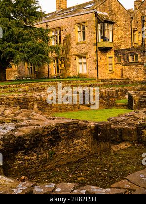 Whalley Abbey est une ancienne abbaye cistercienne de Whalley, dans le Lancashire, en Angleterre.Après la dissolution des monastères, l'abbaye fut en grande partie démolie Banque D'Images