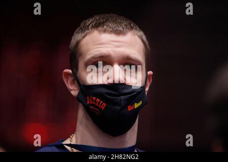 Saint-Pétersbourg, Russie.26 novembre 2021.Andrey Zubkov de Russie est vu lors d'un match pour le 1er tour: Groupe H à la coupe du monde de basket-ball 2023 de la FIBA qualifications tenues à l'arène Jubilee à Saint-Pétersbourg.le score final du match entre l'Italie est 84:78, en faveur de la Russie.Crédit : SOPA Images Limited/Alamy Live News Banque D'Images