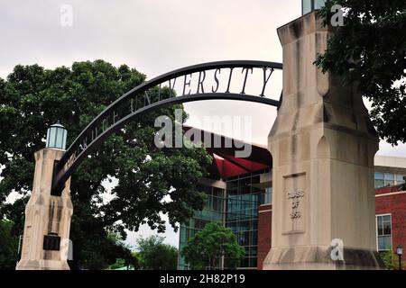 West Lafayette, Indiana, États-Unis.Gateway Arch sur le campus de l'université de Purdue. Banque D'Images