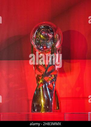 Tous les trophées importants: DFL Supercup Pokal à l'assemblée générale annuelle du FC BAYERN MÜNCHEN à Audi Dome Munich, 25 novembre 2021, saison 2021/2022, © Peter Schatz / Alamy Live News Banque D'Images