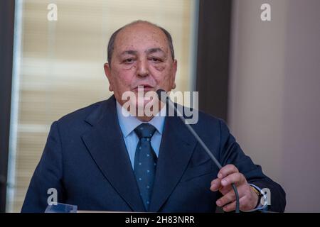 Rieti, Italie.26 novembre 2021.Centro Destra de la ville de Rieti a présenté son candidat, Daniele Sinibaldi.Actuel maire adjoint de la ville de Rieti et coordonnateur provincial de Fratelli d'Italia.Centre-droit uni, il y a une alliance improbable entre le parti de Renzi, Italia Viva et Forza Italia, qui soutirera la candidature de Daniele Sinibaldi.(Photo de Rahul Sadhukhan/Pacific Press) Credit: Pacific Press Media production Corp./Alay Live News Banque D'Images