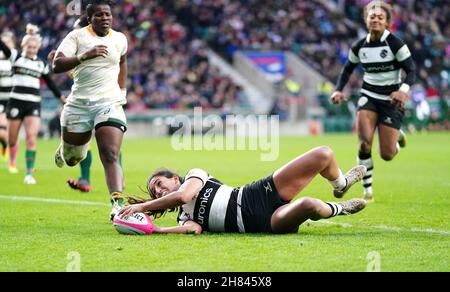 Sarah Levy, barbarbares, marque la cinquième tentative de son camp lors du match international d'automne au stade de Twickenham, Londres.Date de la photo: Samedi 27 novembre 2021.Voir l'histoire de PA RUGBYU Barbaran Women.Le crédit photo devrait se lire comme suit : David Davies/PA Wire.RESTRICTIONS : l'utilisation est soumise à des restrictions.Utilisation éditoriale uniquement, aucune utilisation commerciale sans le consentement préalable du détenteur des droits. Banque D'Images