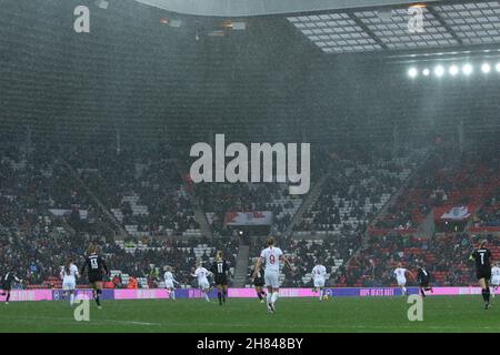 Sunderland, Royaume-Uni.27 NOVEMBRE vue générale des chutes de neige lors du match de qualification du groupe D de la coupe du monde des femmes de la FIFA entre les femmes d'Angleterre et l'Autriche au Stade of Light, Sunderland, le samedi 27 novembre 2021.(Crédit : will Matthews | MI News) crédit : MI News & Sport /Alay Live News Banque D'Images