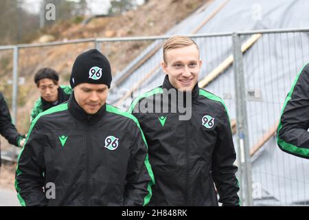 KSC besiegt Hannover 96 Zweite Liga, deuxième ligue Karlsruher SC Wildparkstadion BBBank Wildpark 27.Noveber2021 Banque D'Images