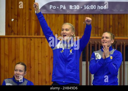 Cheb, République tchèque.27 novembre 2021.Les femmes handball friendly match République tchèque contre l'Islande à Cheb, République tchèque, 27 novembre 2021.Crédit: Slavomir Kubes/CTK photo/Alamy Live News Banque D'Images