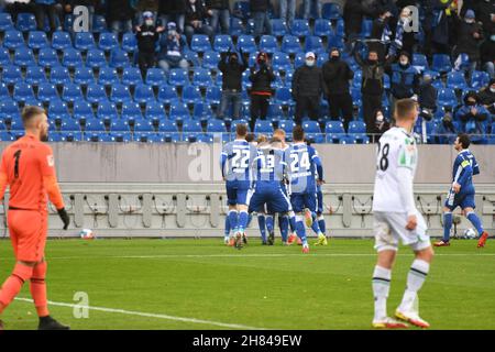 KSC besiegt Hannover 96 Zweite Liga, deuxième ligue Karlsruher SC Wildparkstadion BBBank Wildpark 27.Noveber2021 Banque D'Images