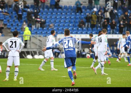 KSC besiegt Hannover 96 Zweite Liga, deuxième ligue Karlsruher SC Wildparkstadion BBBank Wildpark 27.Noveber2021 Banque D'Images