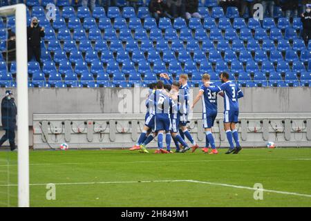 KSC besiegt Hannover 96 Zweite Liga, deuxième ligue Karlsruher SC Wildparkstadion BBBank Wildpark 27.Noveber2021 Banque D'Images