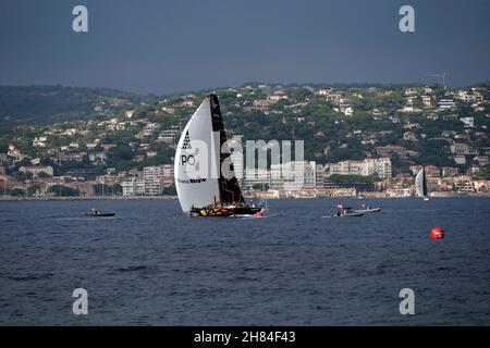 maxi yacht course Ambersail dans le golfe de Saint-Tropez, département du Var, région Provence-Alpes-Côte d'Azur, France Banque D'Images