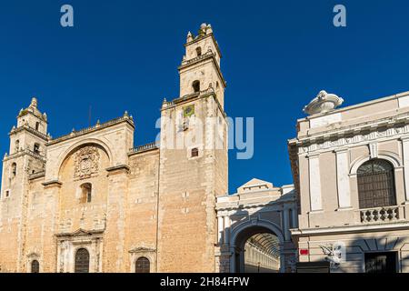 Cathédrale de San Ildefonso, située dans le centre-ville de Merida, Yucatan, Mexique Banque D'Images