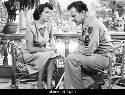 Julie Adams, Arthur Kennedy, sur le tournage du film, « Bright Victory », Universal Pictures, 1951 Banque D'Images